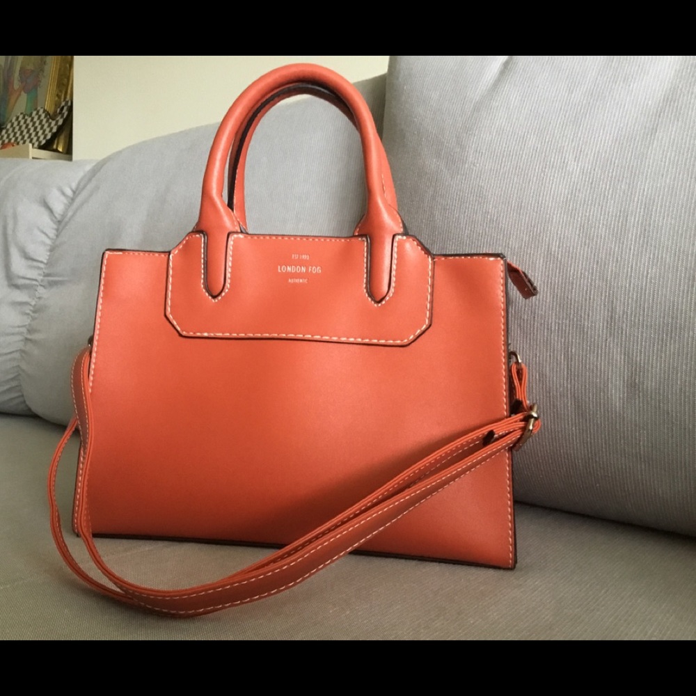 London Fog Leather Purse 👜